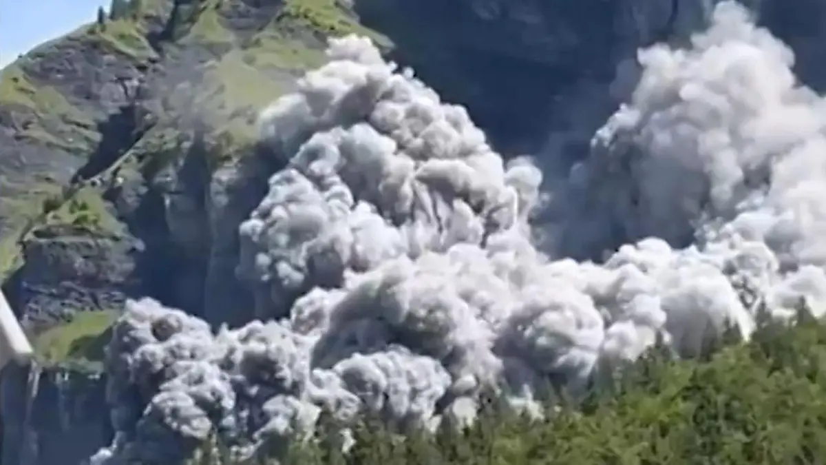 12.000 Kubikmeter Gestein rauschen ins Tal Wieder massiver Felssturz in den Alpen