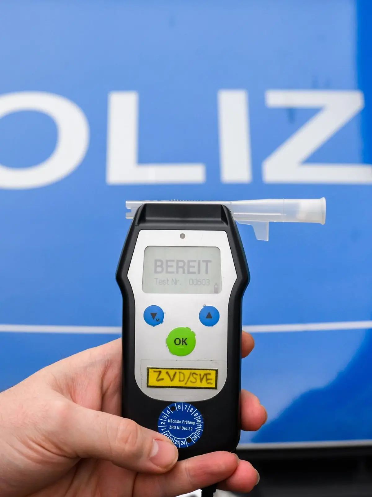 Bild zu: "Lkw-Fahrer fährt völlig betrunken los – mit seinem Kollegen auf der Ladefläche"