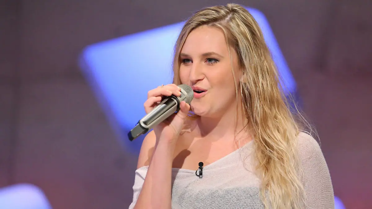 Vier Mal "Ja" für Catarinas Powerstimme  DSDS 2015: Dritte Castingshow