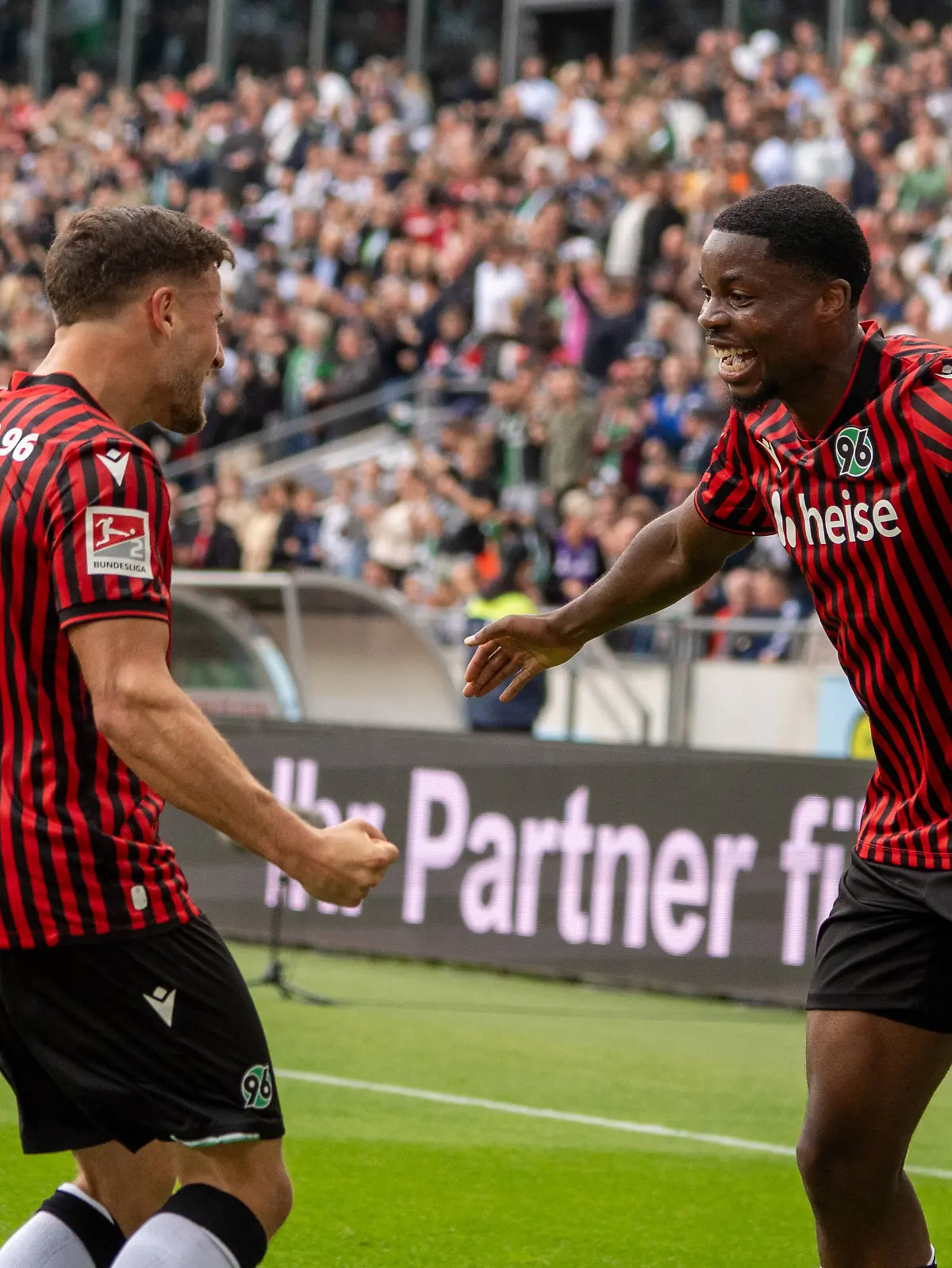 RTL überträgt das Topspiel der 2. Bundesliga Hannover 96 gegen Hertha BSC LIVE in TV und Stream