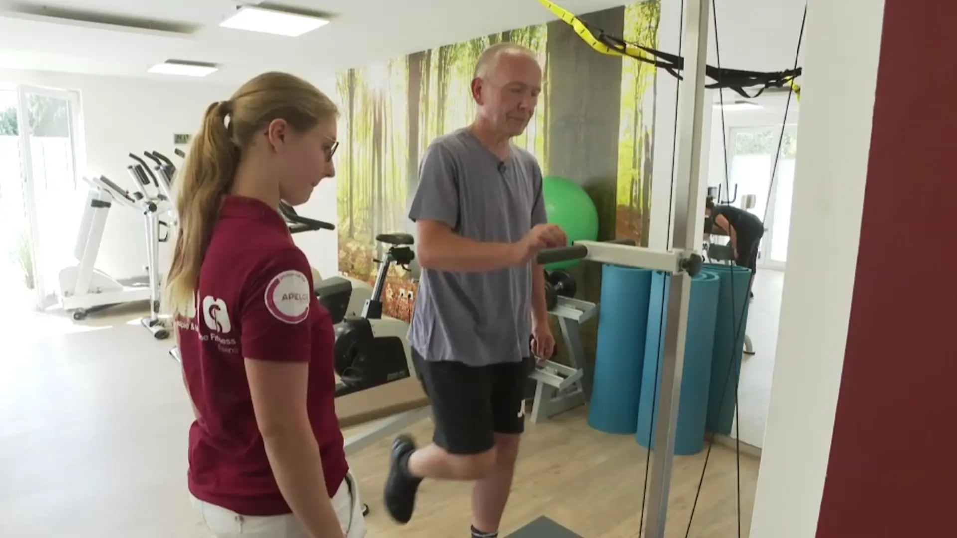 Bei der Physiotherapie arbeitet Marcus an Gleichgewicht, Koordination und Motorik.