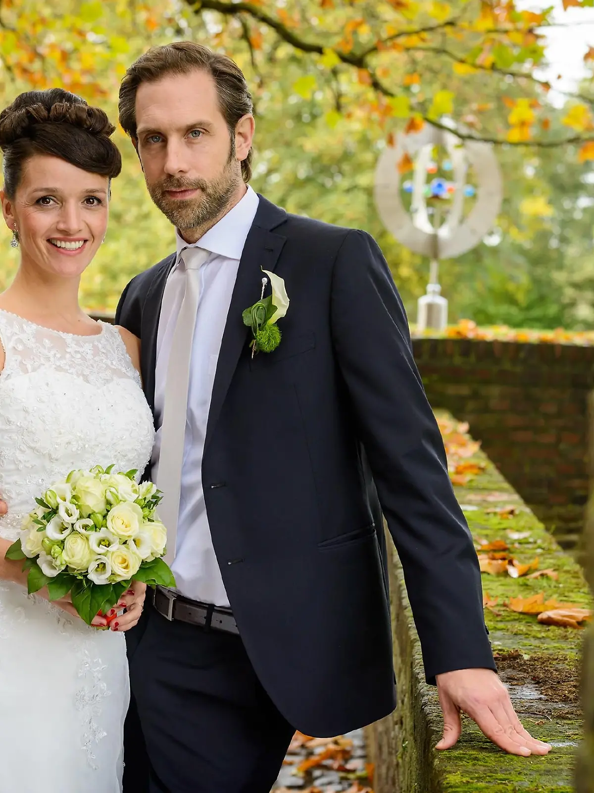 Jenny (Kaja Schmidt-Tychsen) und Erik (Alexander Wüst) haben alle Hindernisse überwunden und sind nun glücklich verheiratet.