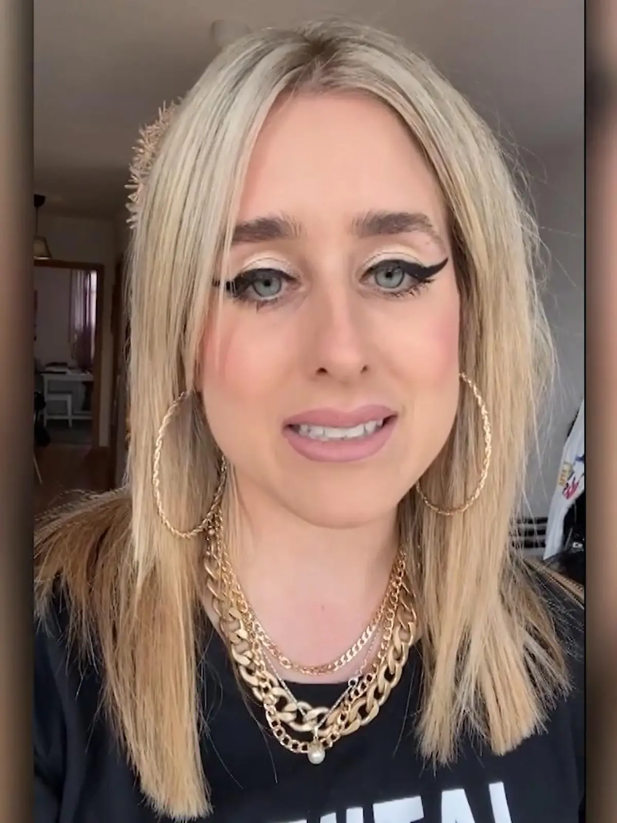 Bild zu: "Beziehung mit Manos gescheitert: Crizi Stern ist Single!"