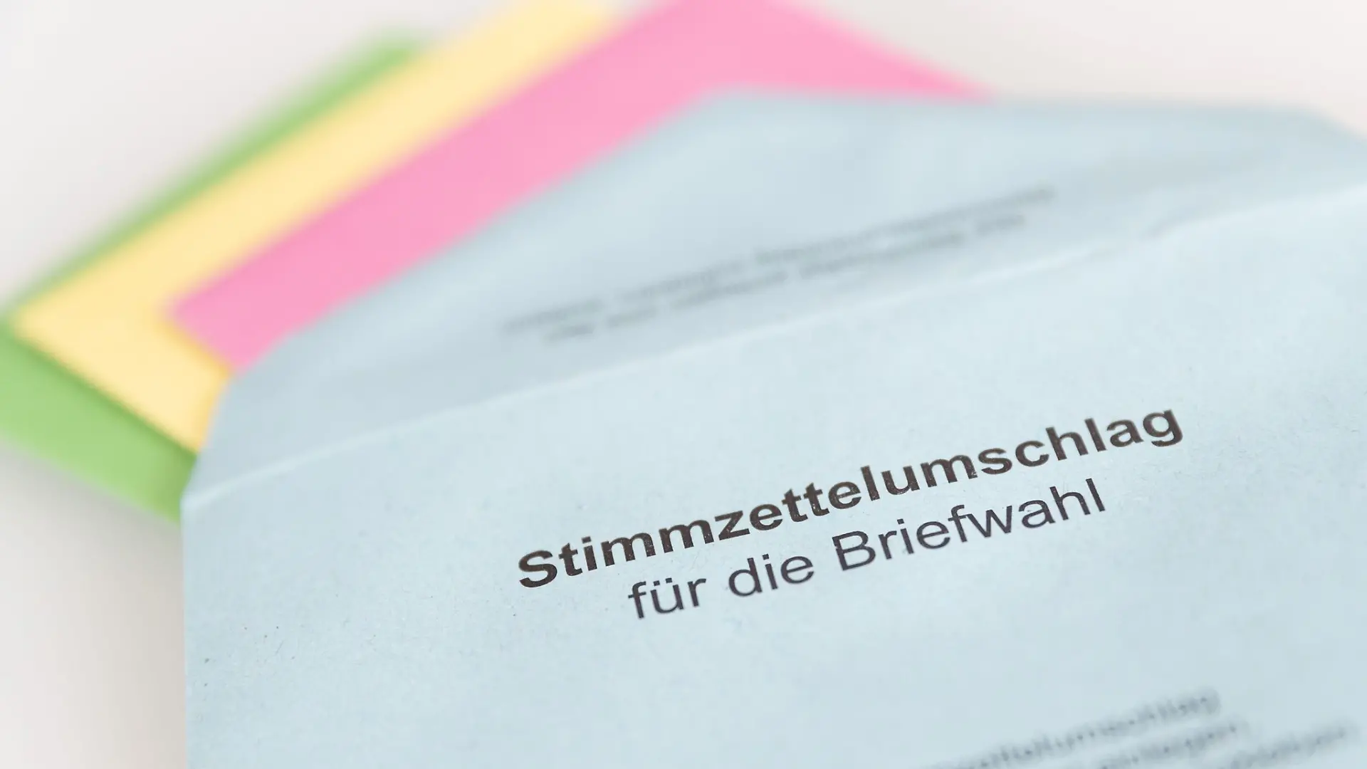 Briefwähler sollten ihre Wahlunterlagen bald abschicken. (Symbolbild)