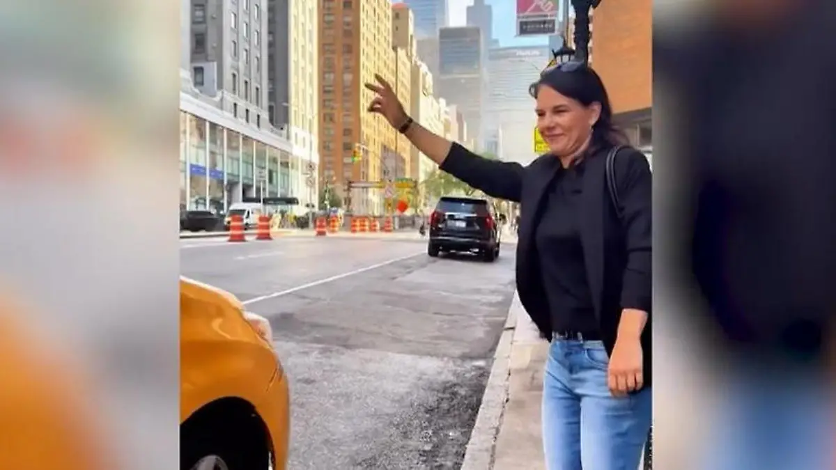 Sex and the City nachgestellt! So polarisiert Annalena Baerbock in New York Ein Taxi zur UN-Versammlung, bitte!