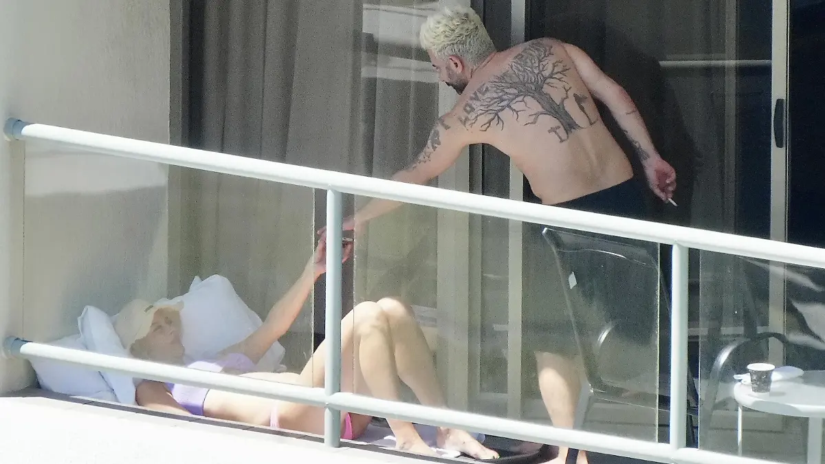 SONDERKONDITIONEN: MINDESTHONORAR: Gold Coast, AUSTRALIA - AU_2543568 - *EXCLUSIVE* - I'm A Celeb Germany contestants in lockdown on hotel balconies before they enter the jungle -Verena Kerth and Marc Terenzi
Lucas cordalis
Claudia Effenberg
Papis Loveday
Pictured: Verena Kerth, Marc Terenzi,Lucas cordalis,Claudia Effenberg,Papis Loveday
BACKGRID USA 9 JANUARY 2023
BYLINE MUST READ: Backgrid AU / BACKGRID
