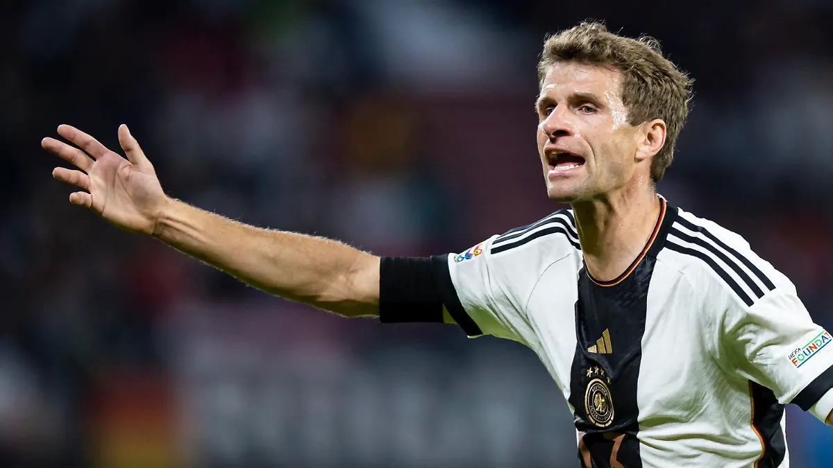 ARCHIV - 23.09.2022, Sachsen, Leipzig: Fußball: Nations League A, Deutschland - Ungarn, Gruppenphase, Gruppe 3, 5. Spieltag, Red Bull Arena. Deutschlands Thomas Müller gestikuliert.

Thomas Müller gehört zu den erfahrenen Spielern der deutschen Mannschaft. (zu dpa: «Eine Niederlage zur rechten Zeit?») (zu dpa: «Werners WM-Aus fordert Flick: Chance für Füllkrug, Moukoko oder Götze?») (zu dpa: «Müller pausiert weiter - Kein Bayern-Spiel mehr vor WM») Foto: Tom Weller/dpa +++ dpa-Bildfunk +++