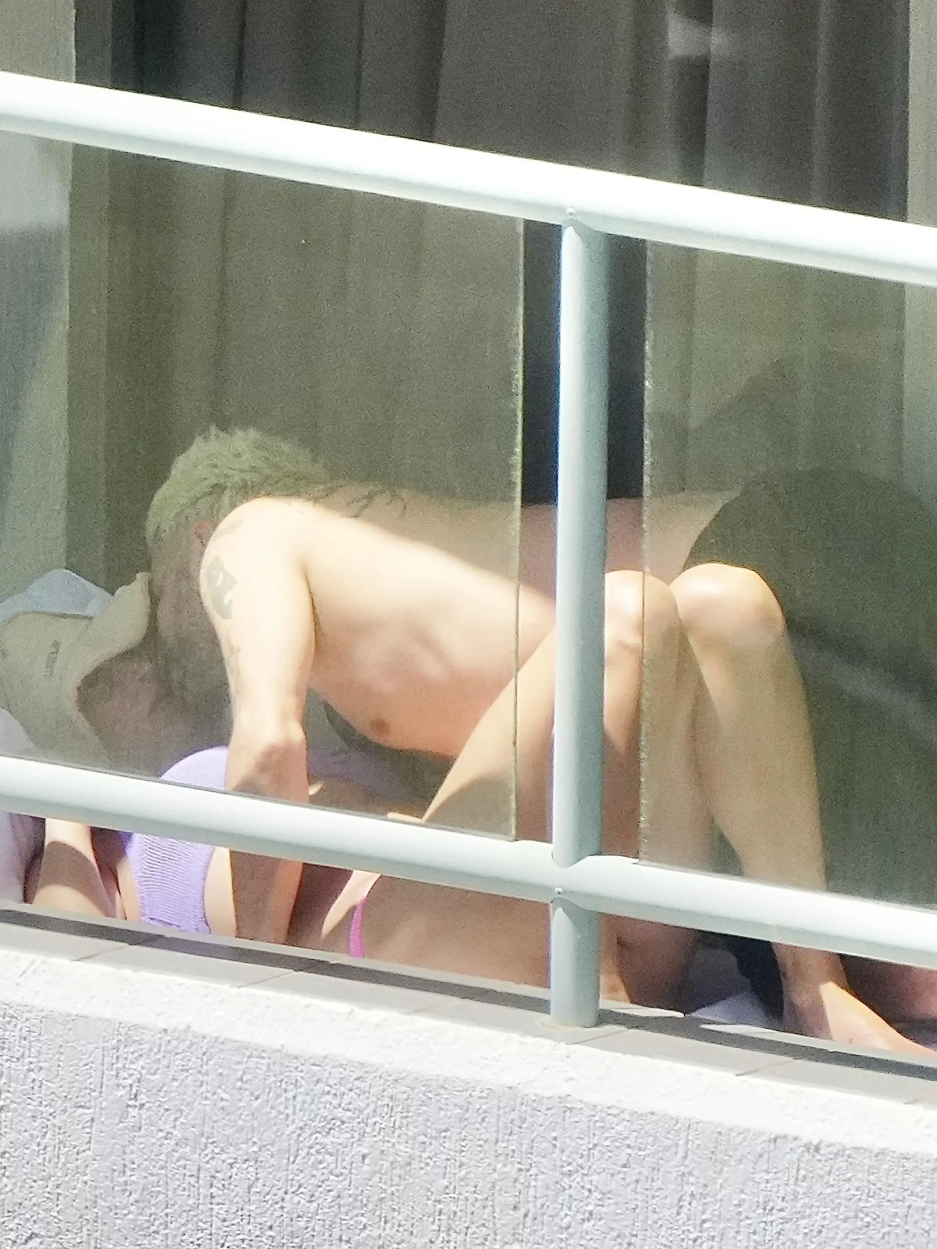SONDERKONDITIONEN: MINDESTHONORAR: Gold Coast, AUSTRALIA - AU_2543568 - *EXCLUSIVE* - I'm A Celeb Germany contestants in lockdown on hotel balconies before they enter the jungle -Verena Kerth and Marc Terenzi 
Lucas cordalis 
Claudia Effenberg 
Papis Loveday
Pictured: Verena Kerth, Marc Terenzi,Lucas cordalis,Claudia Effenberg,Papis Loveday 
BACKGRID USA 9 JANUARY 2023 
BYLINE MUST READ: Backgrid AU / BACKGRID


