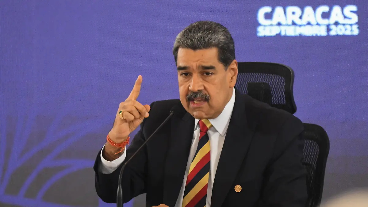 02.09.2025, Venezuela, Caracas: Der venezolanische Präsident Nicolas Maduro spricht auf einer Pressekonferenz. Maduro sagte am Montag, sein Land stehe vor der größten Bedrohung, die unser Kontinent in den letzten 100 Jahren gesehen hat”, da die USA ihre Marinepräsenz in der Nähe der Hoheitsgewässer des Landes verstärken. Foto: Marcos Salgado/XinHua/dpa +++ dpa-Bildfunk +++