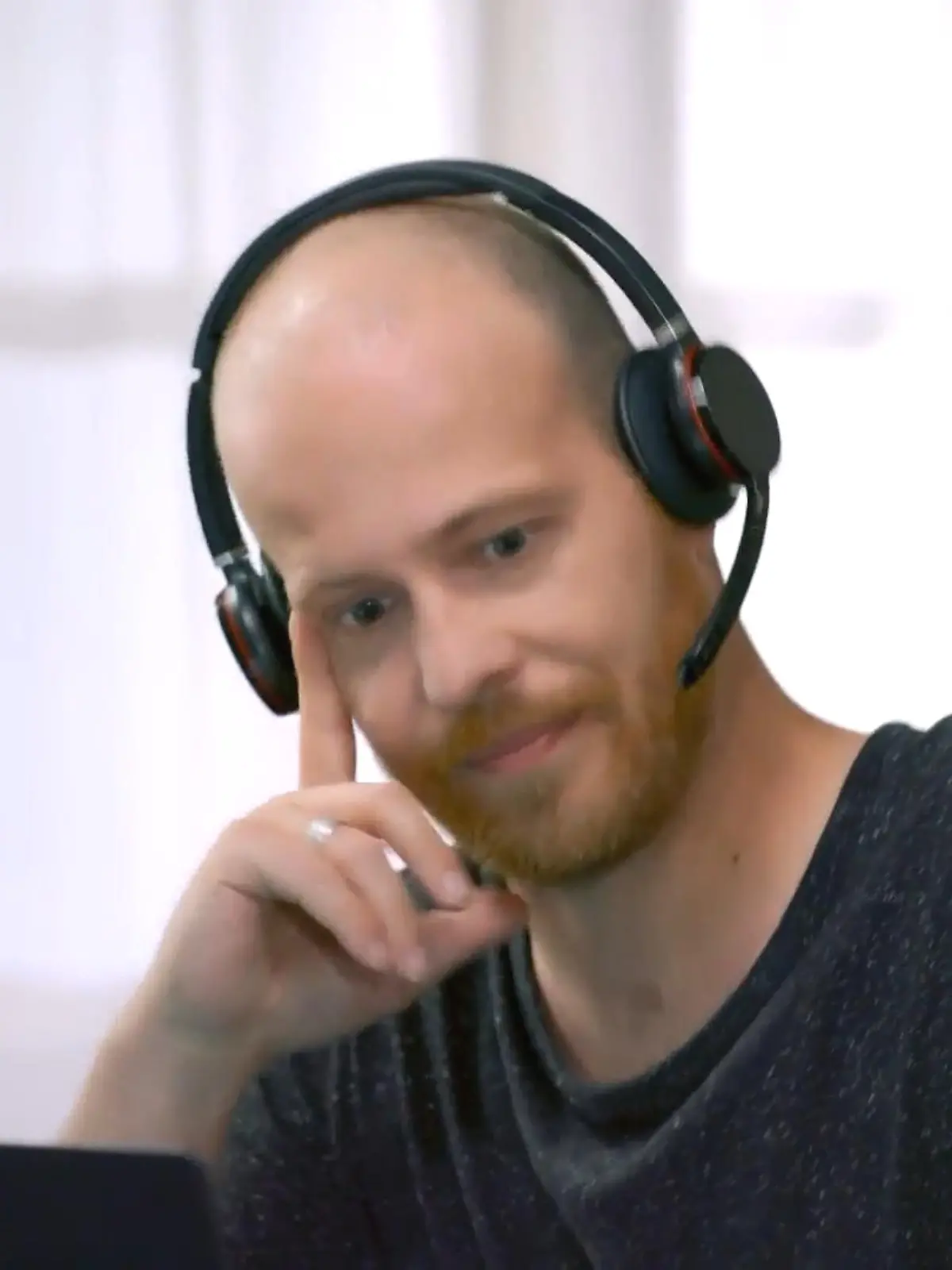 Unter uns: Tobias beginnt, Esma zu vermissen
