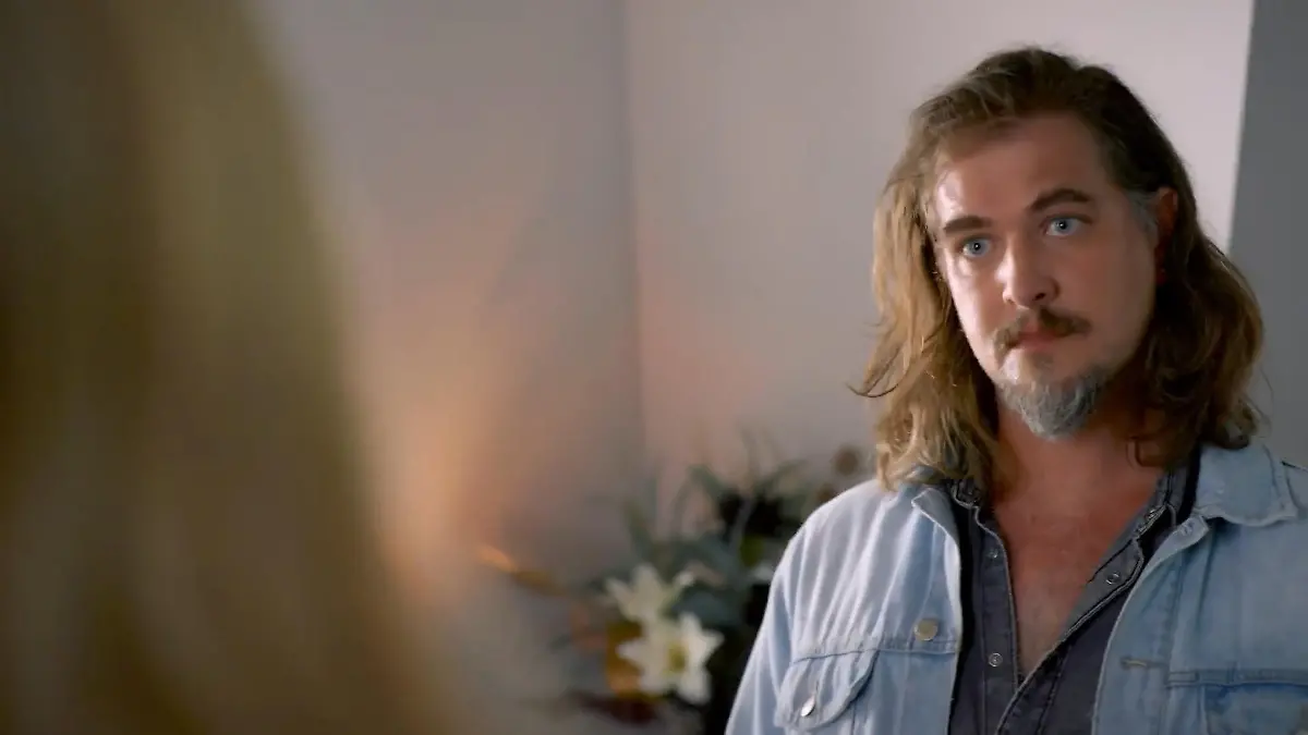 Gelingt es David, Stellas Abwesenheit zu erklären? „Unter uns“-Folge vom 18.09.25 auf RTL+
