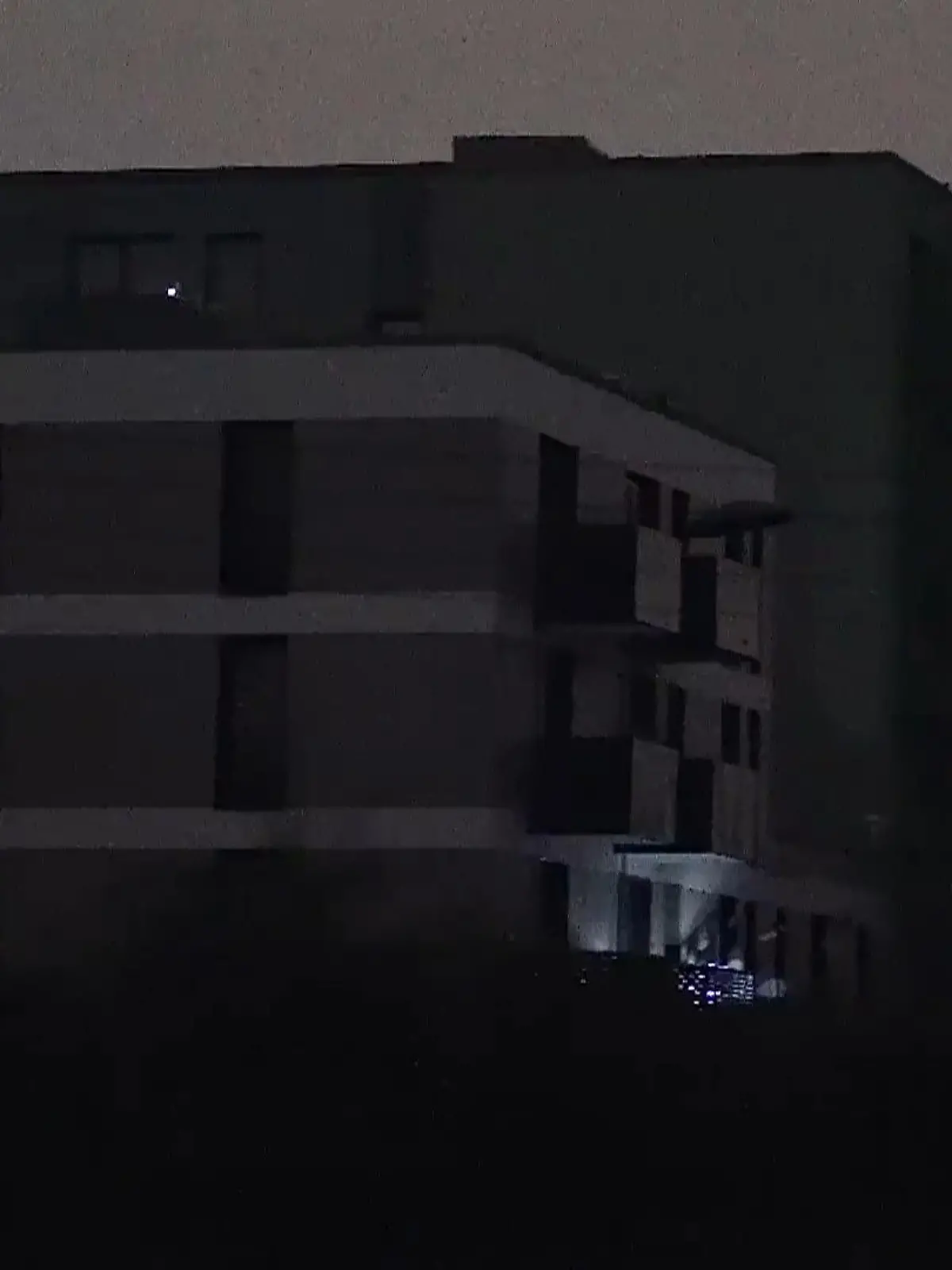 Bild zu: "25.000 Berliner Haushalte nach Brandanschlag ohne Strom"