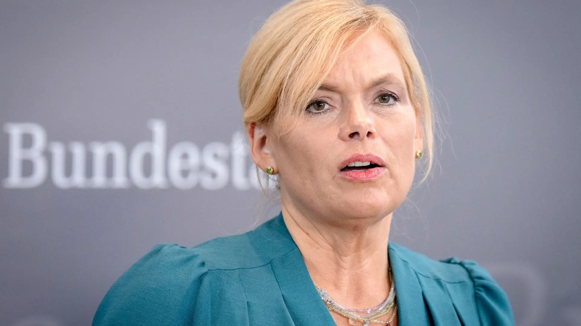 Julia Klöckner beim Pressestatement zur Konstituierung der Enquete-Kommission Aufarbeitung der Corona-Pandemie in Berlin
