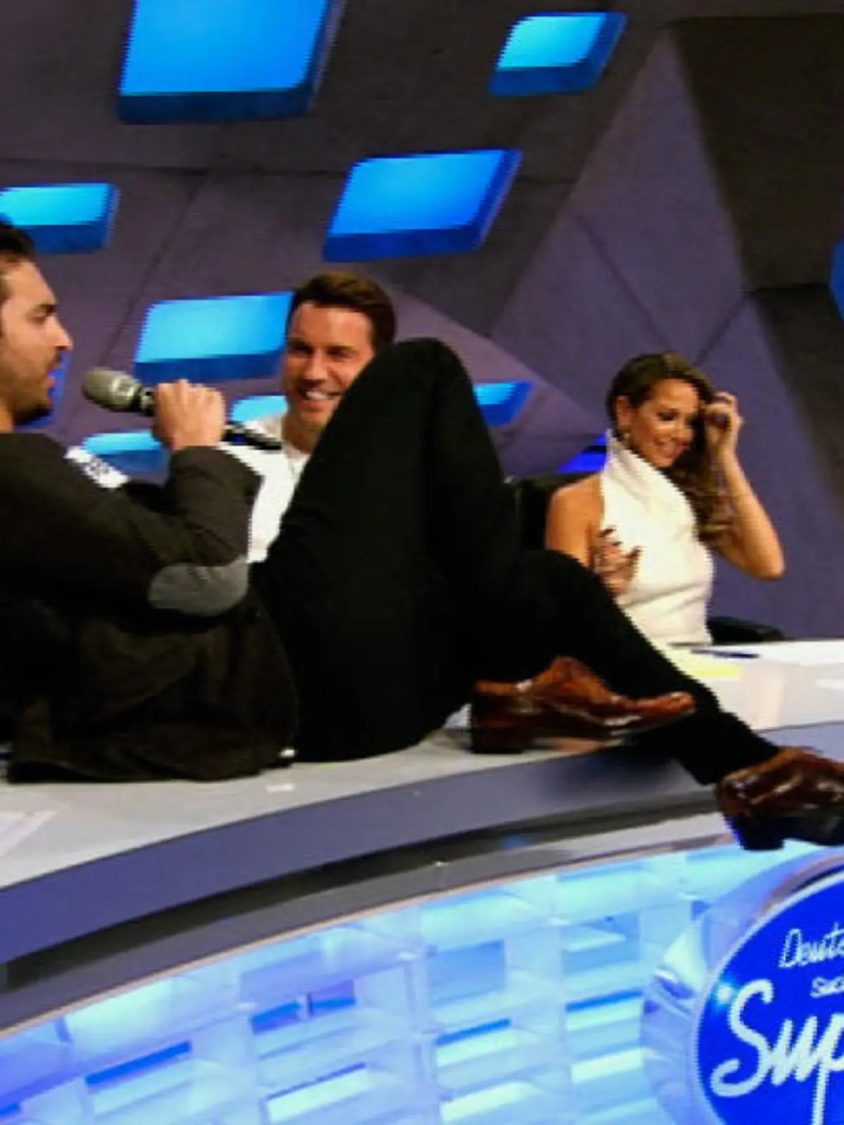 Bild zu: "Mustafa entertaint die Jury mit "Feeling Good""