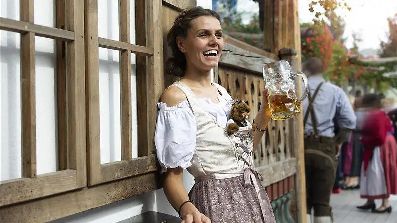 Bonprix-verkauft-Dirndl-ab-55-Euro-f-nf-Modelle-sind-echte-Hingucker-
