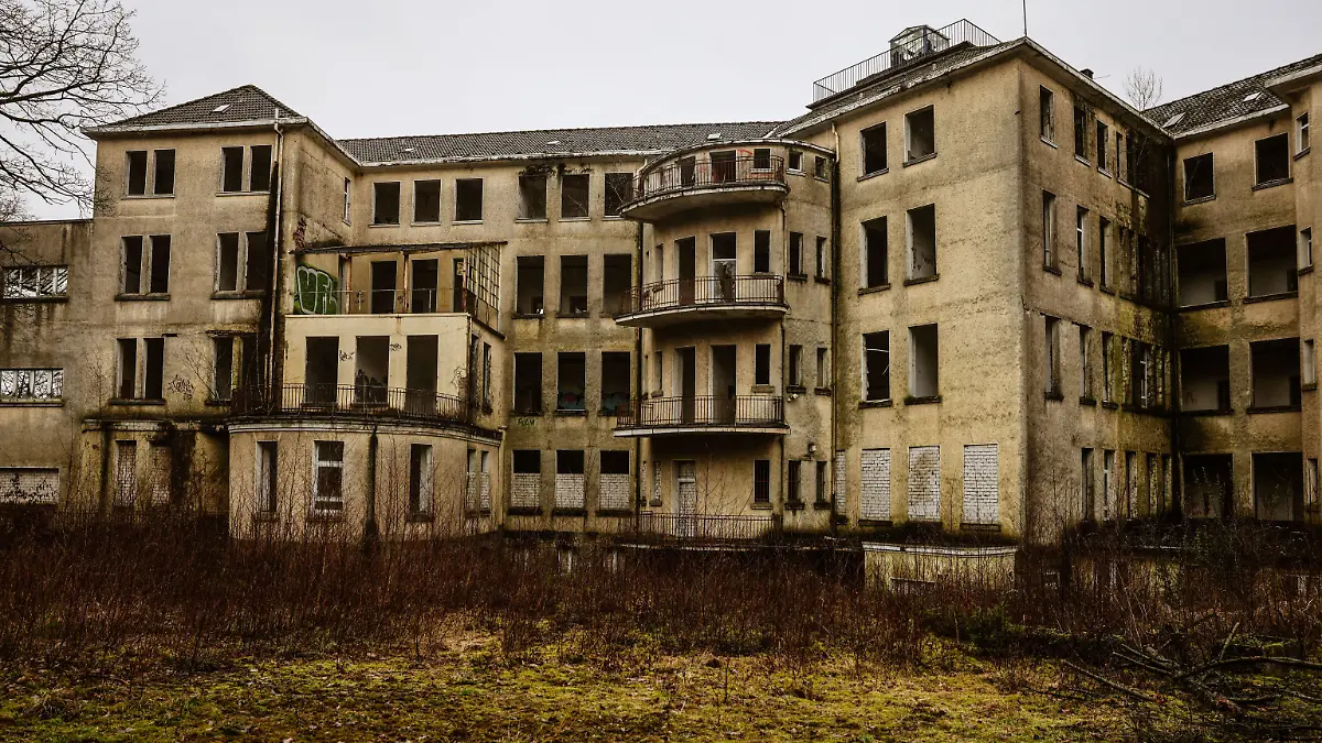 Das Hauptgebäude auf dem Gelände der ehemaligen Klinik Aprath. Nach Ergebnissen einer Studie wurden an Kindern und Jugendlichen in Aprath Medikamententests vorgenommen.