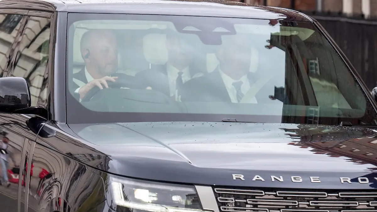 Prinz Harry kommt am Clarence House an. 