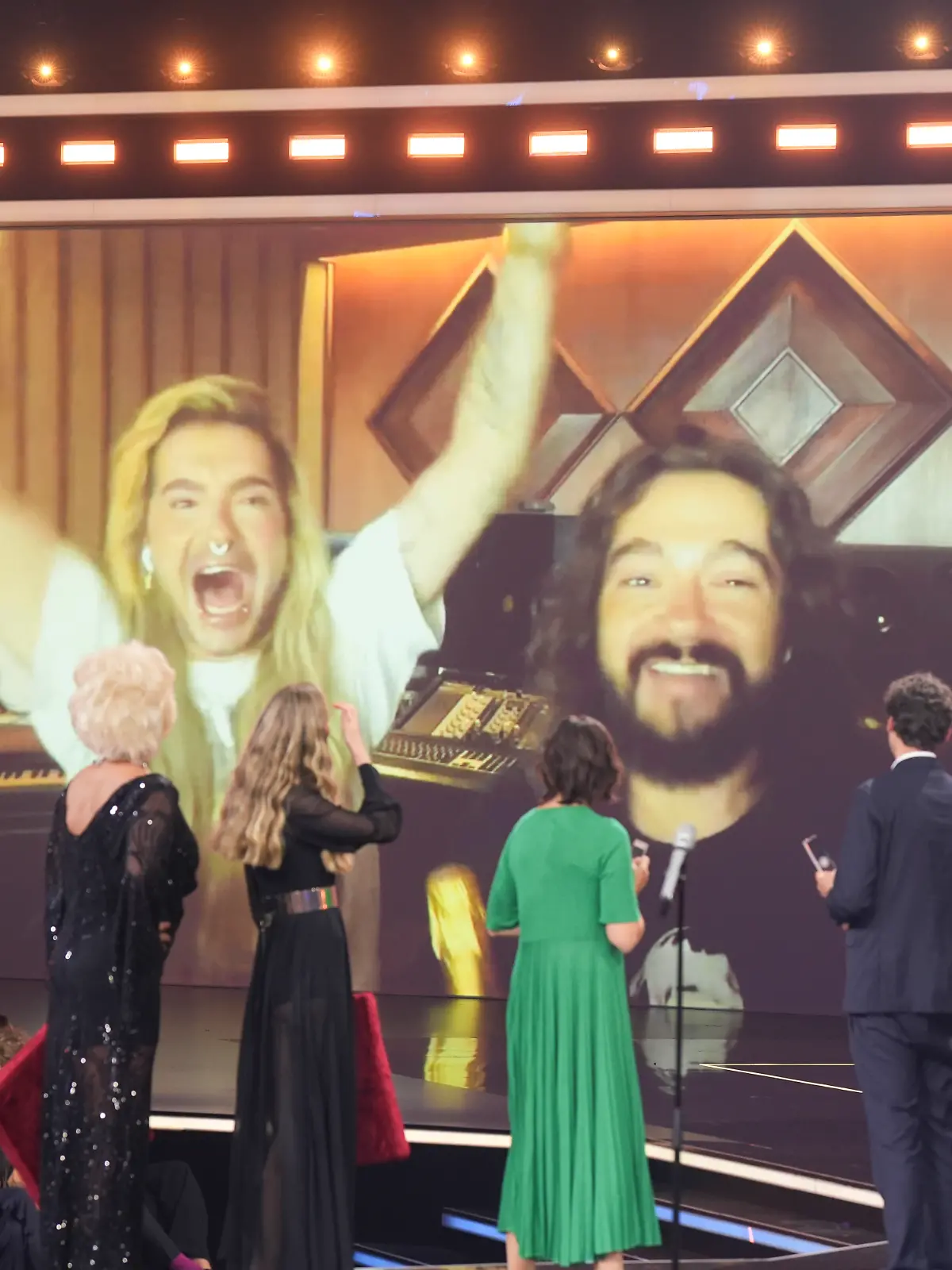 Bill und Tom Kaulitz bekommen den Deutschen Fernsehpreis 2025 in der Kategorie „Beste Unterhaltung Reality”. 