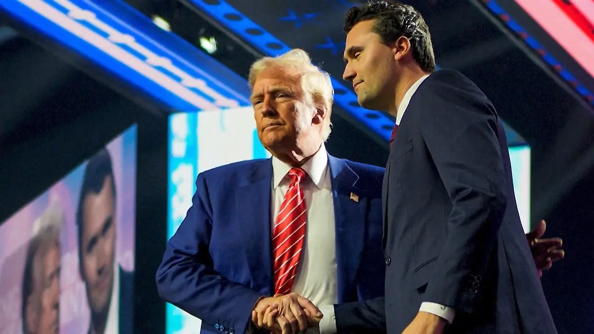 Trump-Influencer Charlie Kirk bei Veranstaltung angeschossen Täter auf der Flucht