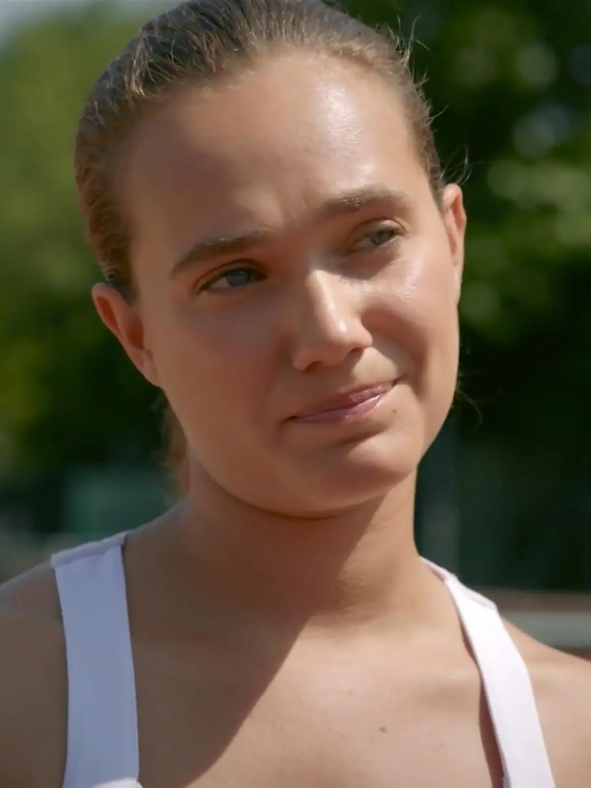 AWZ: Joana erzählt Simone von den Problemen mit ihrer Mutter