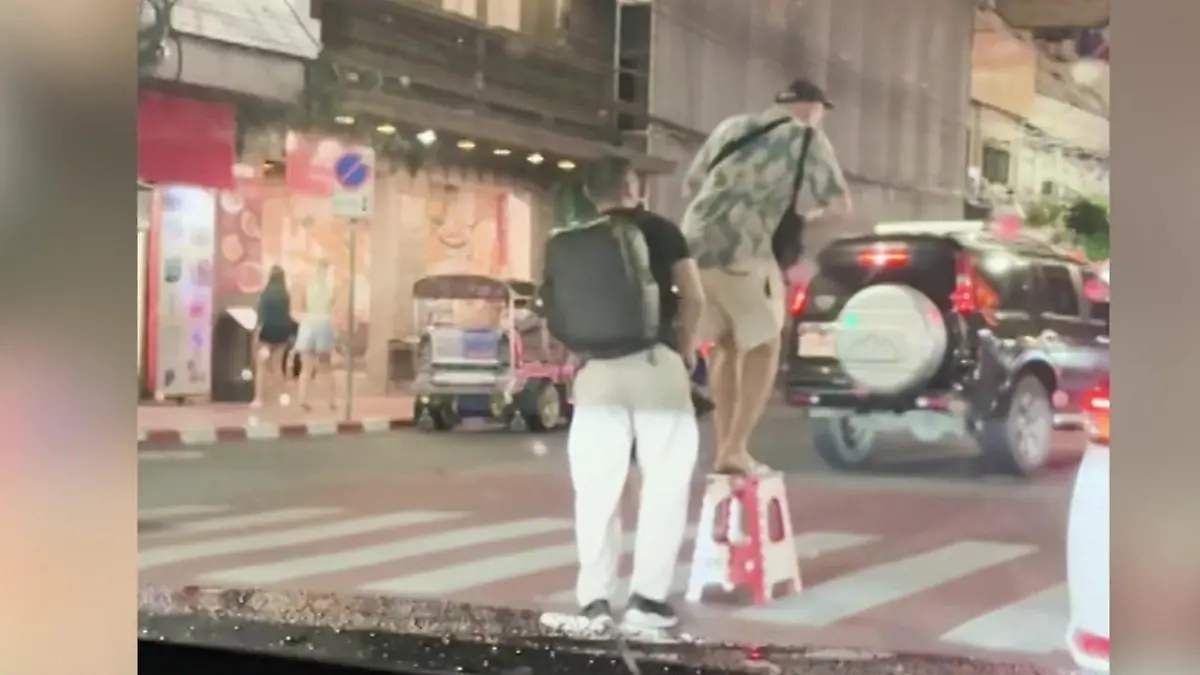 Egoistischer geht's kaum! Touris sorgen für Verkehrschaos – wegen EINEM Foto! Das haut euch vom Hocker!