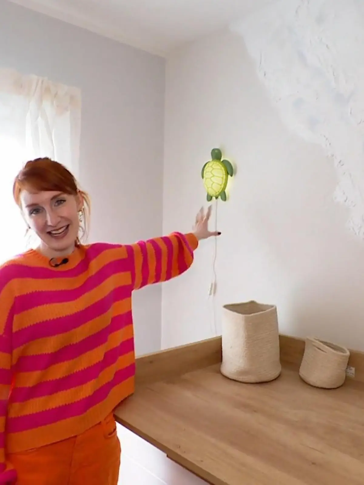 Bild zu: "Lena präsentiert das neue Babyzimmer"