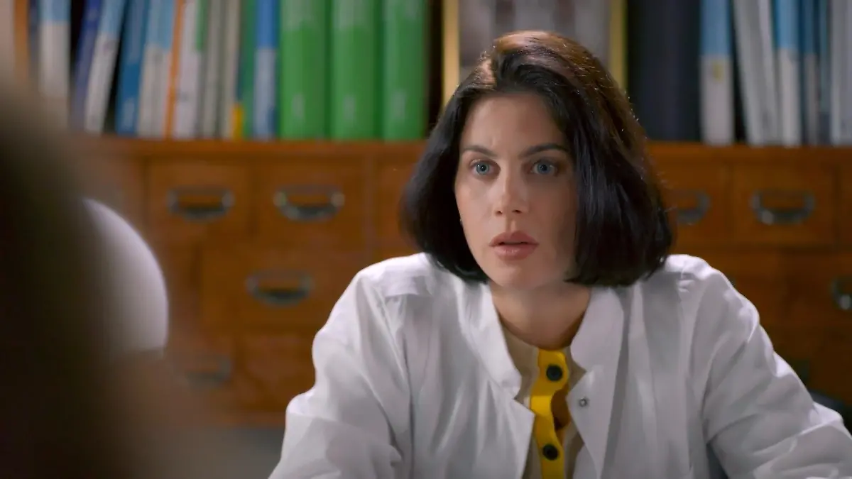Sina wendet sich in ihrer Sorge um Stella ahnungslos an David „Unter uns“-Folge vom 22.09.25 auf RTL+