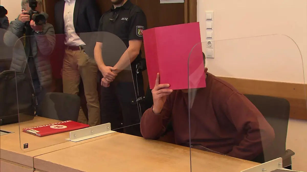 Elchin A. am Montag im Gerichtssaal