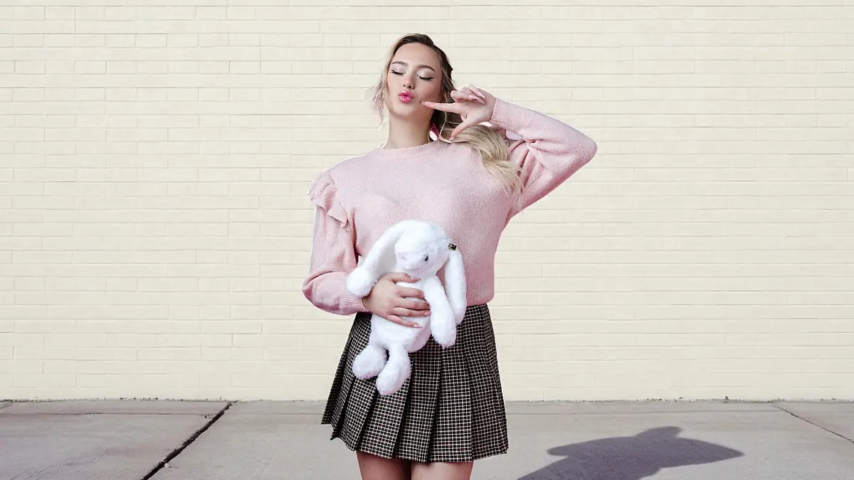 Braun & Pink: Die Farbkombi bringt im Herbst 2025 Eleganz und Frische zusammen – ein Trend, der wirklich jedem steht.