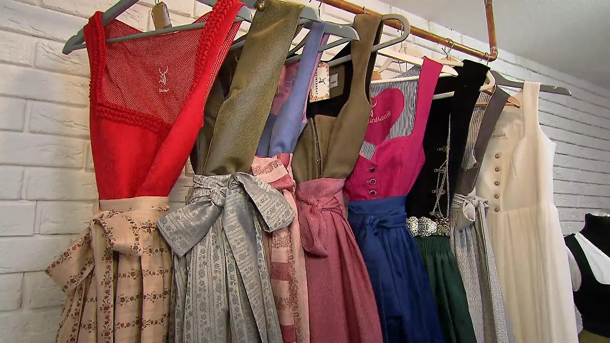 Von Bayern ins Rheinland – eine Schneiderin bleibt der Tracht treu Dirndl-Trends 2025: Pastell, Puffärmel, Nostalgie