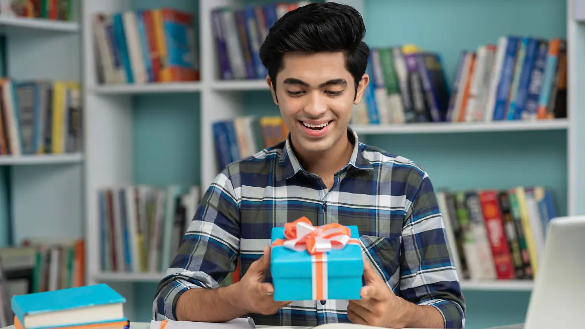 Indian, Laptop, Student, library, studying,