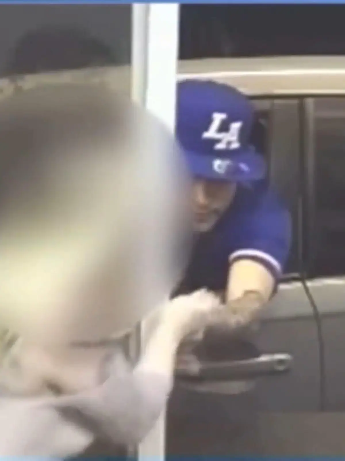 Bild zu: "Drive-in-Horror für Barista! 19-Jähriger will Bedienung in sein Auto zerren"