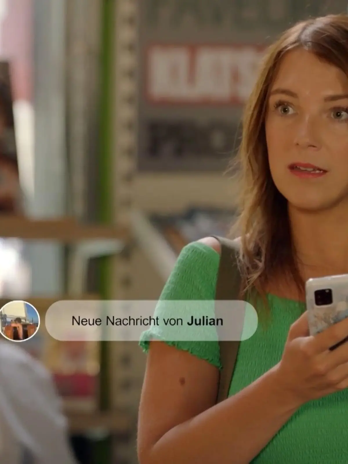 Bild zu: "Lilly ist alarmiert: Wieso schreibt Julian ihrer Mutter?"