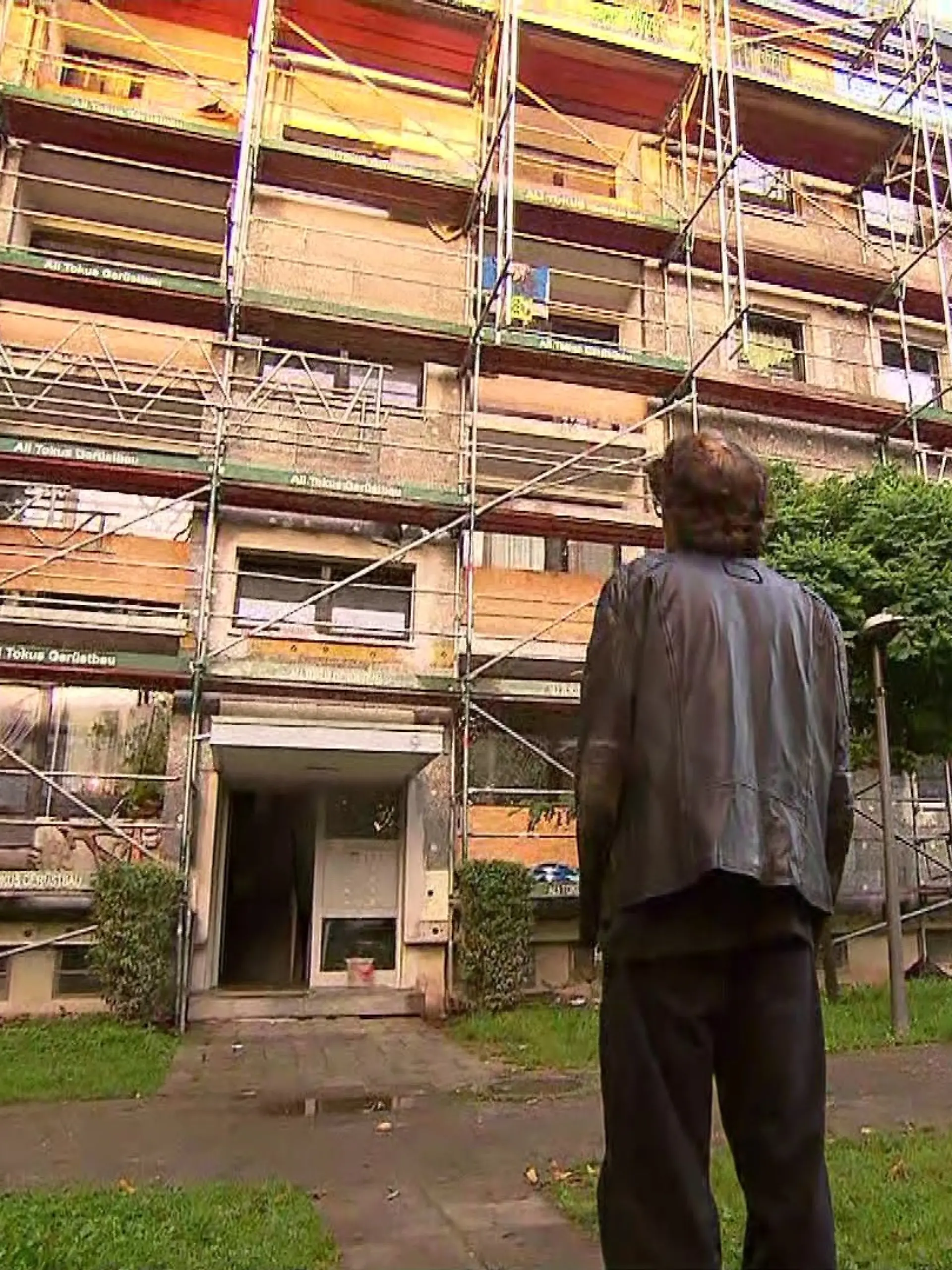 Horrorhaus Köln hat kein Dach, keinen Strom.