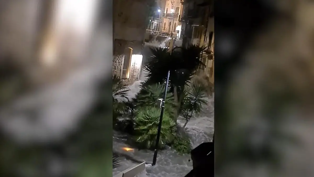 Seit Tagen nur Regen! Schwere Unwetter überfluten beliebte Touristenregion in Italien Wettervorhersage macht Sizilien Mut