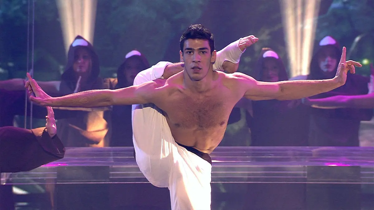 Emin Abdullaev verrenkt sich wie kein Zweiter Das Supertalent 2014: Finale