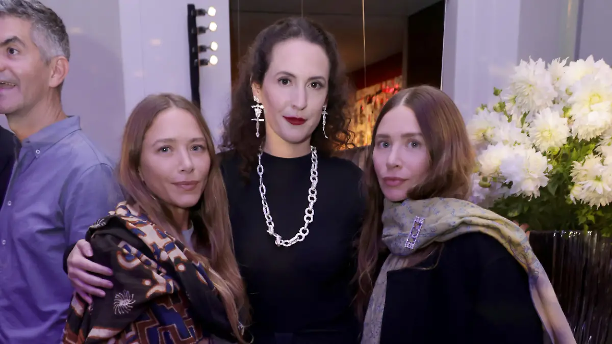 Mary-Kate Olsen, Sara Moonves und Ashley Olsen bei der New York Fashion Week 2025.