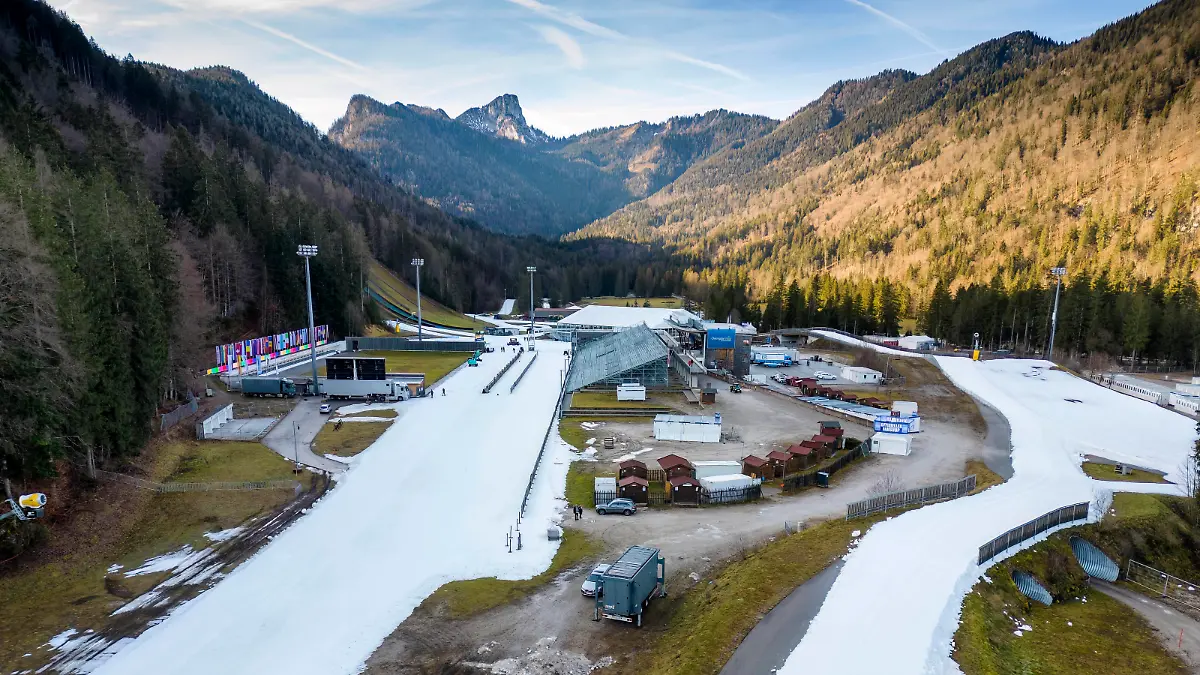 Sport Bilder des Tages BIATHLON - WC Vorbereitung Chiemgau Arena am 06.01.2023 während den letzten Vorbereitungen zum bevorstehenden IBU Biathlon World Cup , Ruhpolding, Bayern, Deutschland - Foto: ERNST WUKITS - *** BIATHLON WC preparation Chiemgau Arena on 06 01 2023 during the final preparations for the upcoming IBU Biathlon World Cup , Ruhpolding, Bavaria, Germany photo ERNST WUKITS