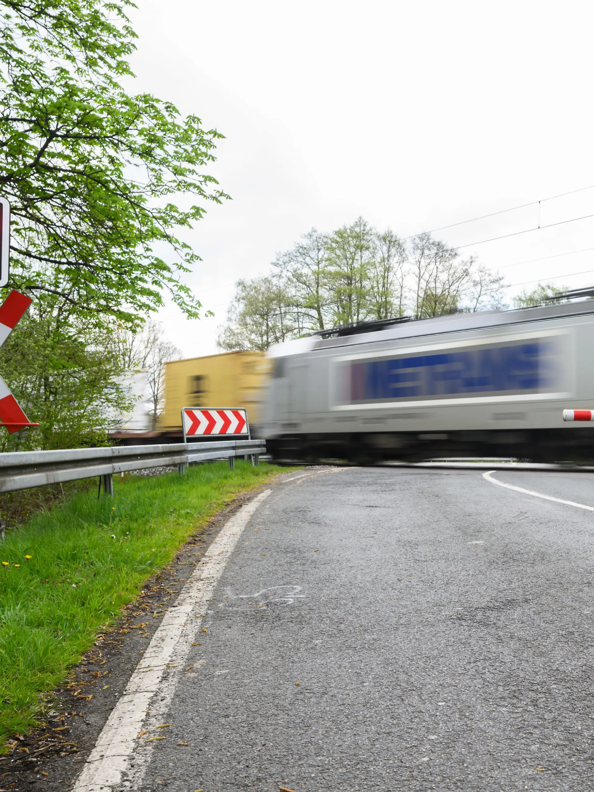 Bild zu: "Pedelec-Fahrer (73) stirbt nach Unfall mit Zug"