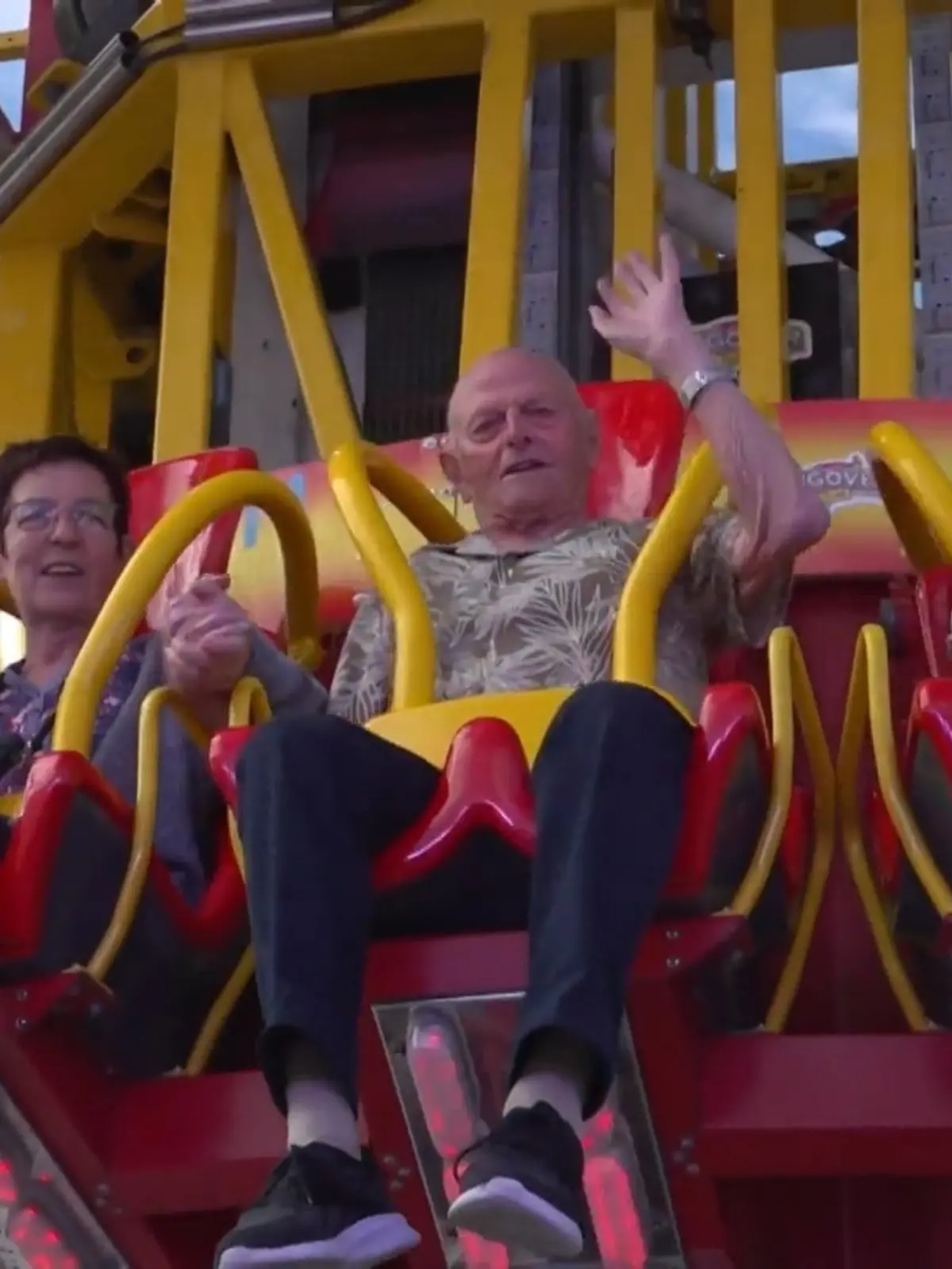 Bild zu: "Gerhard Haake (98) erfüllt sich Lebenstraum"