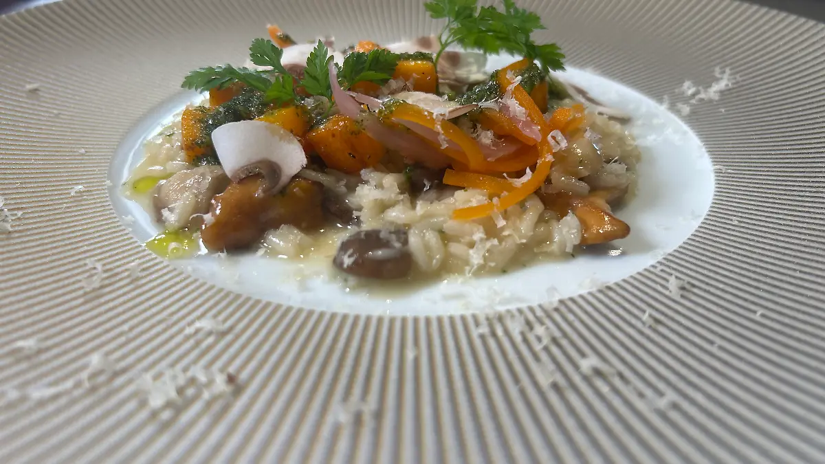 Holger Bodendorf kocht auf Sylt einen herbstlichen Traum aus Waldpilzen, Kürbis und Parmesan.