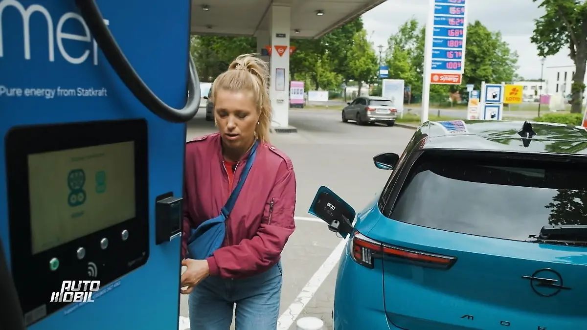 Anni Dunkelmann wagt den Alltagstest Fahren mit E-Auto