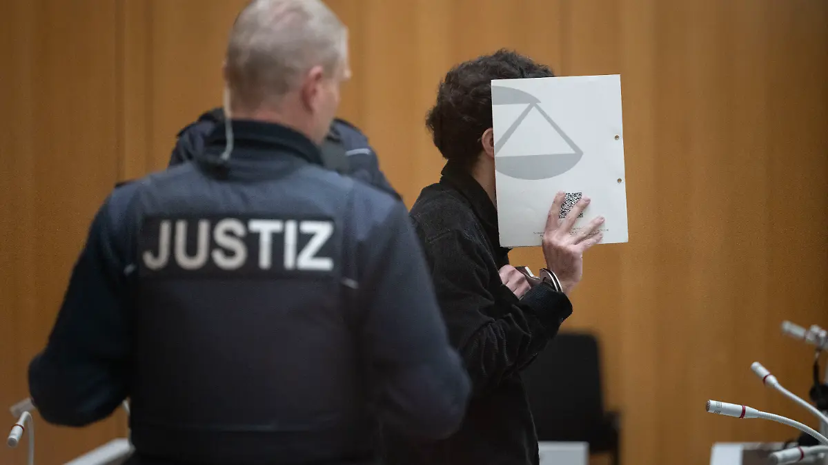 Messer-Angreifer von Mannheim zu lebenslanger Haft verurteilt