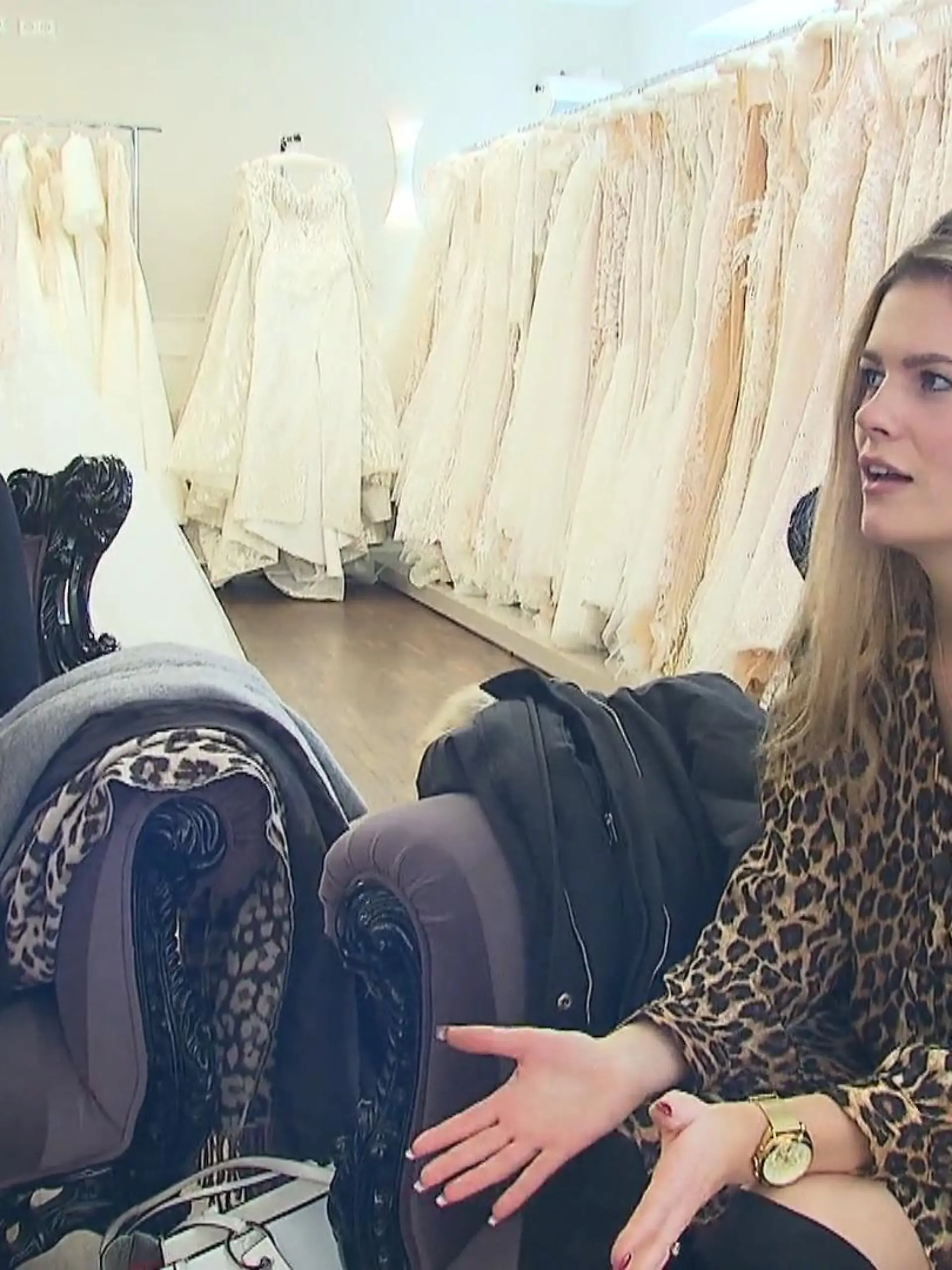 Bild zu: "Das Hochzeitskleid muss für ganz schön viel herhalten"