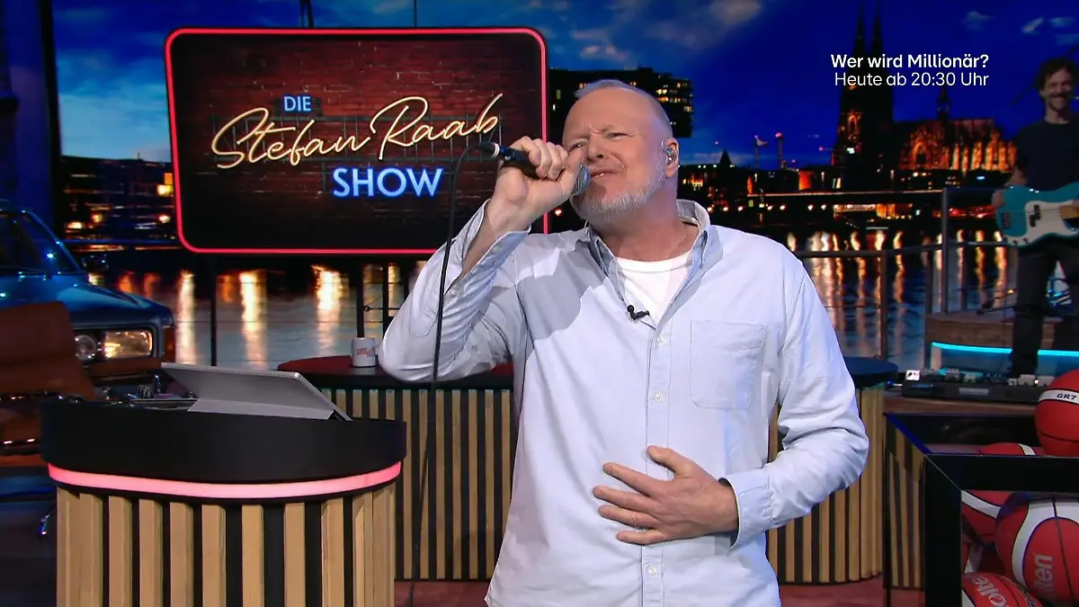 Stefan Raab rappt Deutsche Nationalhymne Es wird musikalisch in der „Die Stefan Raab Show”
