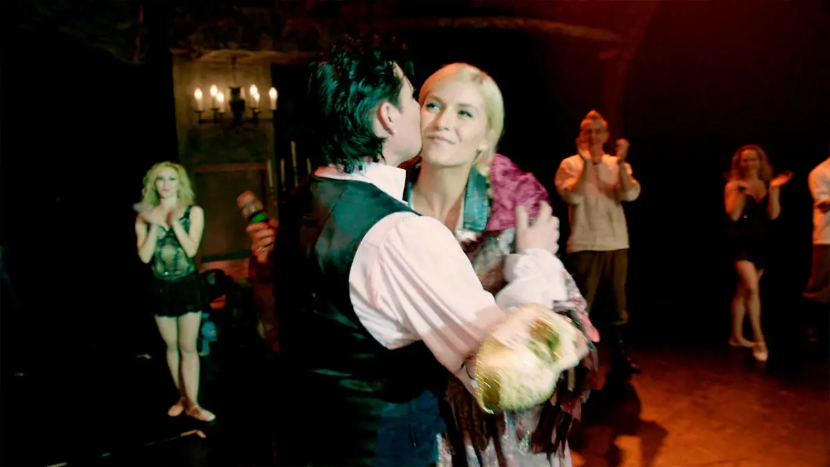 Lena Gercke überrascht Christian Farla auf der Bühne Das Supertalent 2014: Show 12