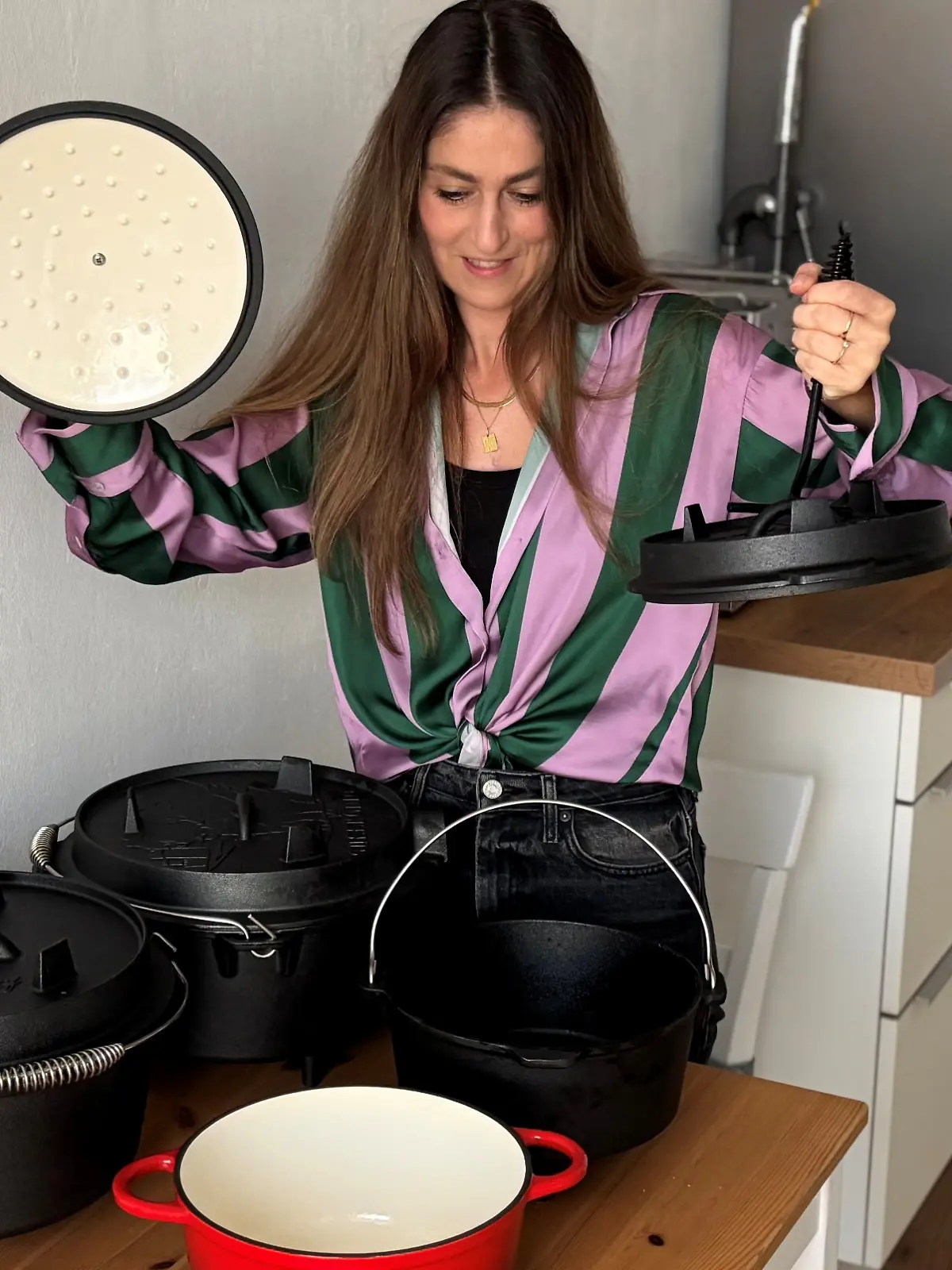Bild zu: "Deckel drauf, Feuer frei! Welcher Dutch Oven bringt die Küche zum Glühen?"