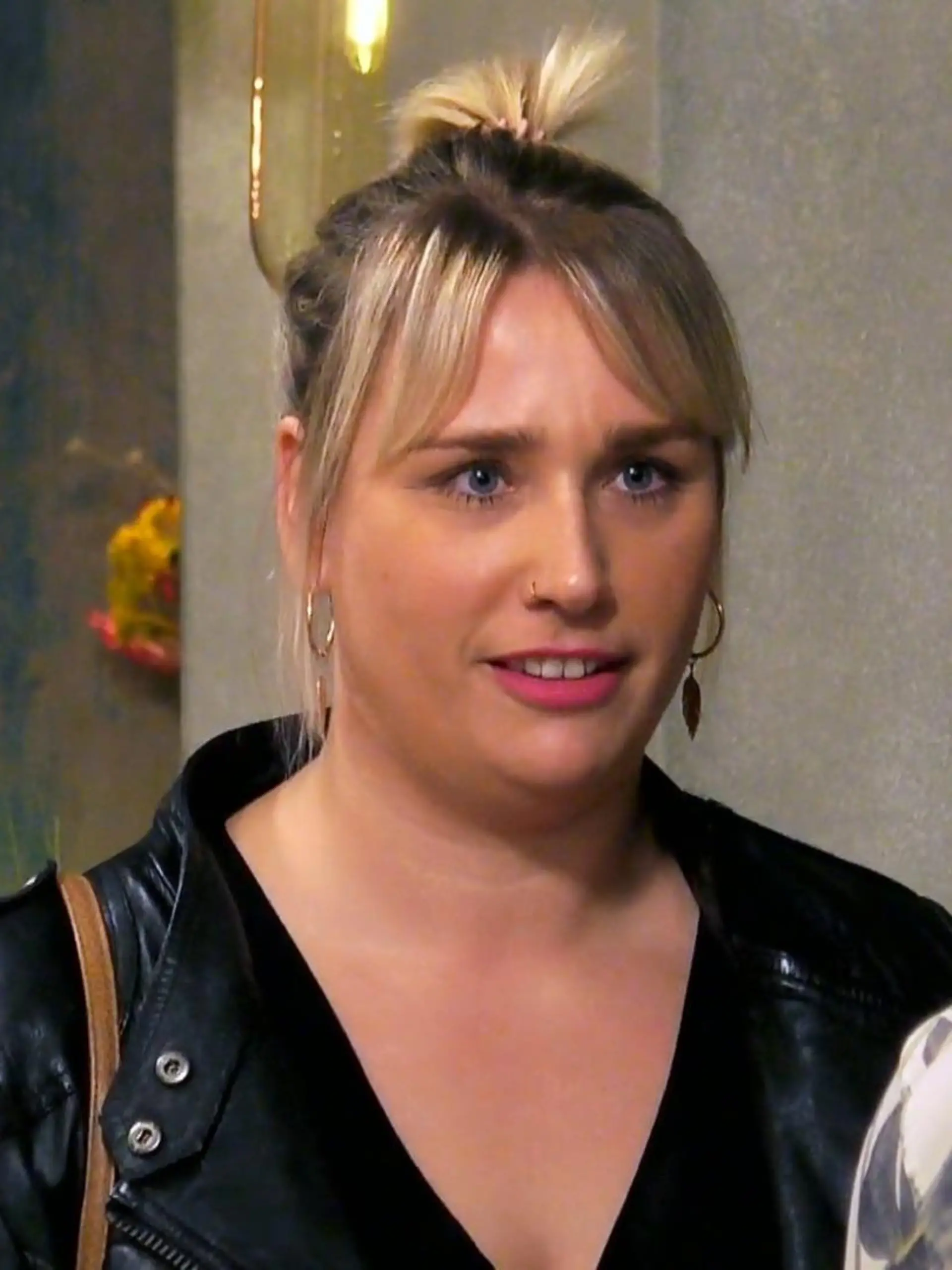 Bild zu: "Falscher Datepartner für Elisa?"