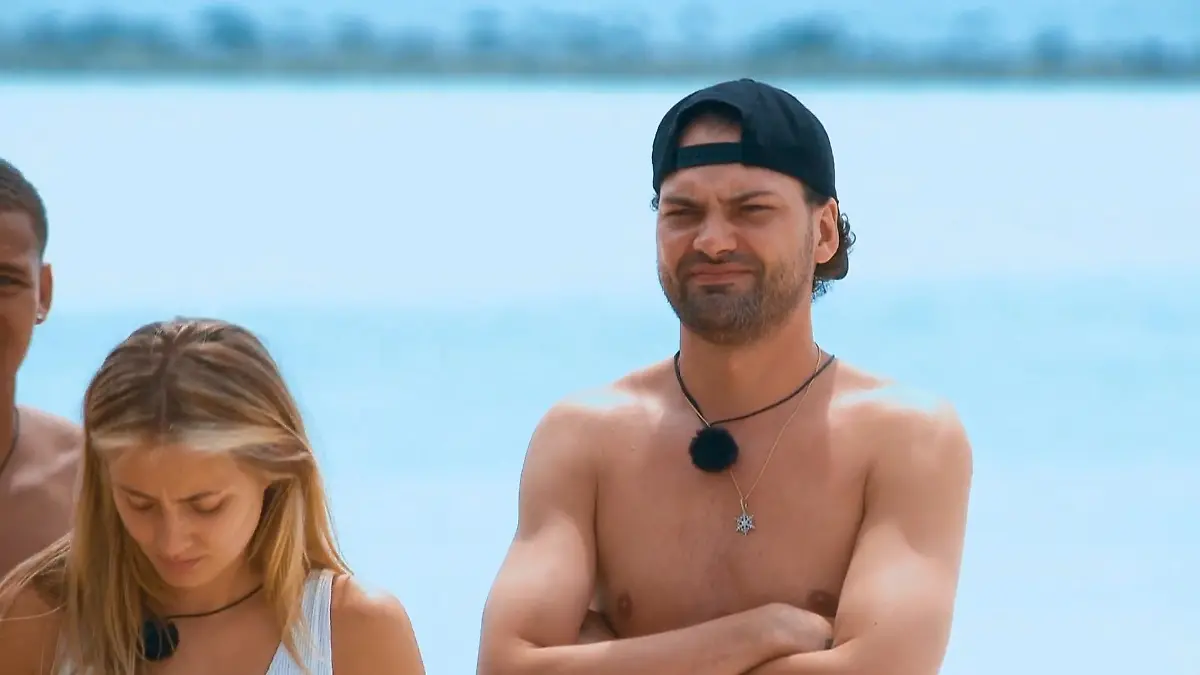 Rus tilida oyoq yalash porno Tina Karolning seksual fotosurati