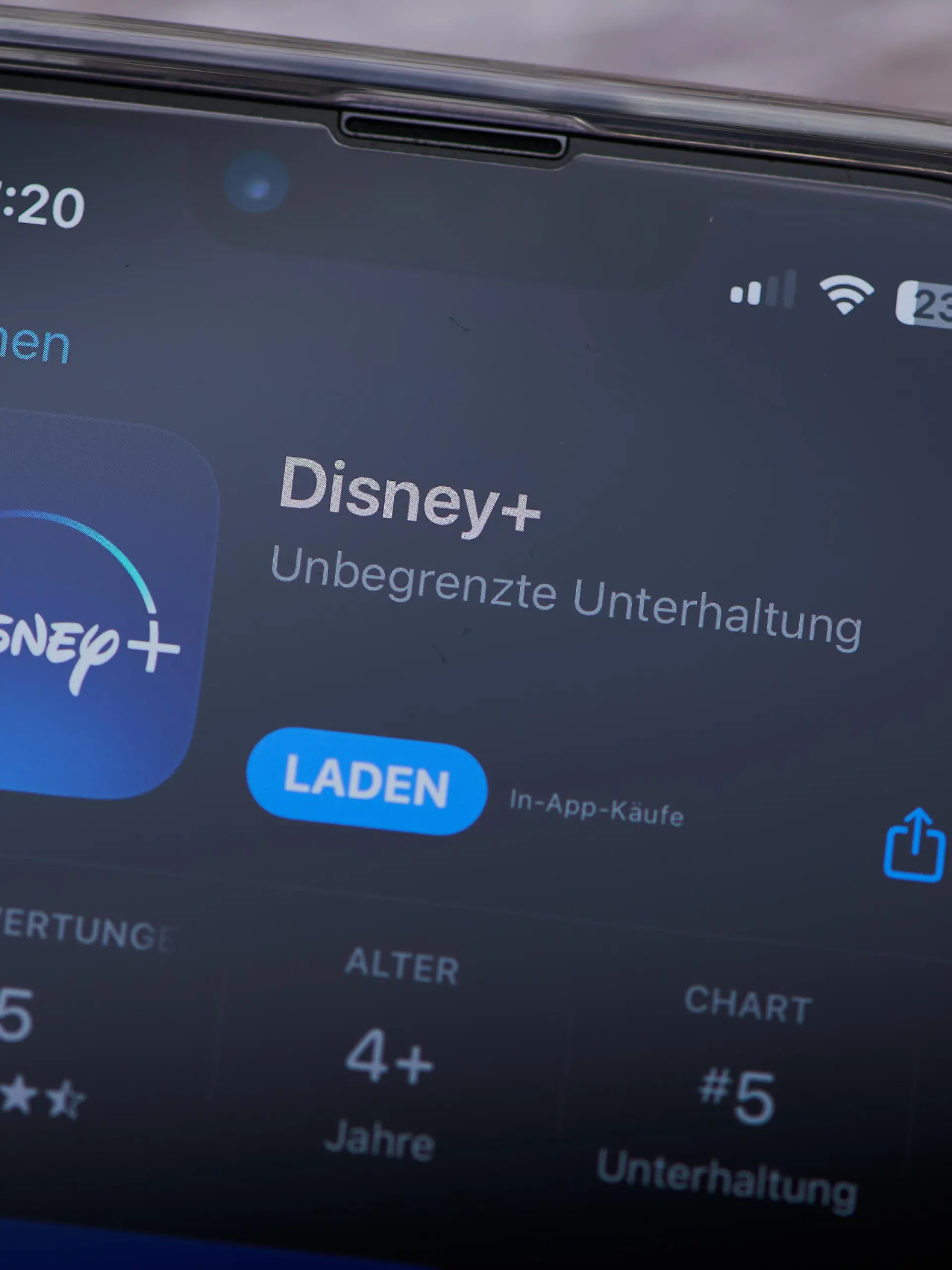 Mainz, Deutschland - 02. August 2023: Symbol der Disney-App auf einem deutschen Smartphone im App-Store